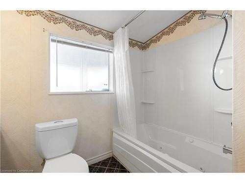 118 West 19Th Street, Hamilton, ON - Indoor Photo Showing Bathroom