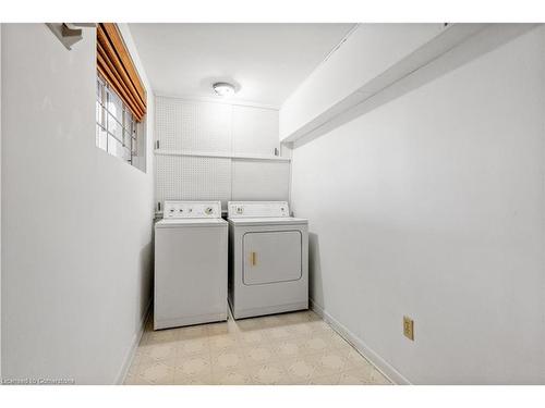 118 West 19Th Street, Hamilton, ON - Indoor Photo Showing Laundry Room