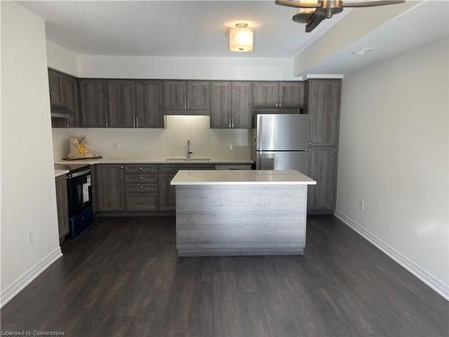 D029-26 Urbane Boulevard, Kitchener, ON - Indoor Photo Showing Kitchen