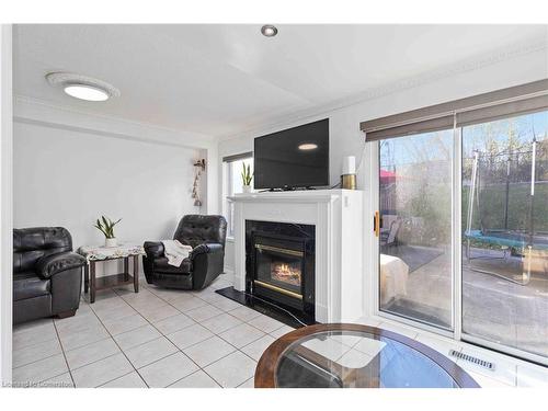 7174 Frontier Ridge, Mississauga, ON - Indoor Photo Showing Living Room With Fireplace