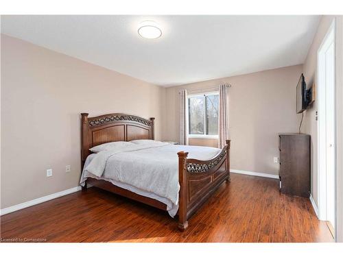 7174 Frontier Ridge, Mississauga, ON - Indoor Photo Showing Bedroom