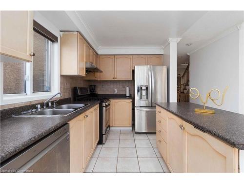 7174 Frontier Ridge, Mississauga, ON - Indoor Photo Showing Kitchen With Double Sink