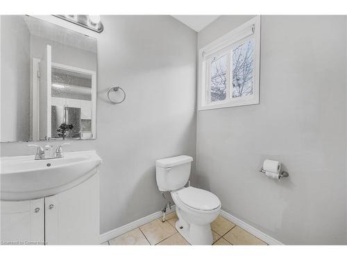 257 Charles Street W, Ingersoll, ON - Indoor Photo Showing Bathroom