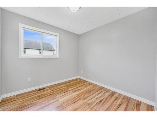 257 Charles Street W, Ingersoll, ON - Indoor Photo Showing Other Room