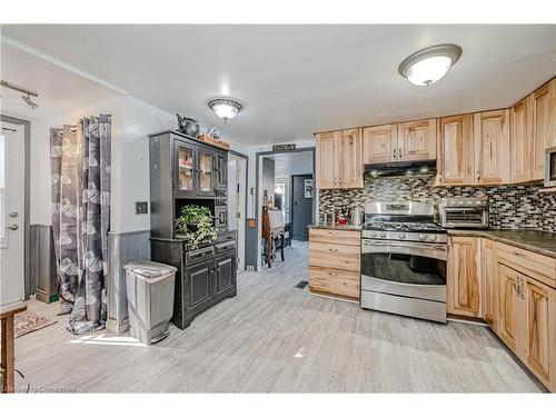 715 Tamarac Street, Dunnville, ON - Indoor Photo Showing Kitchen