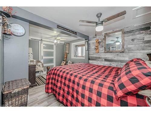 715 Tamarac Street, Dunnville, ON - Indoor Photo Showing Bedroom