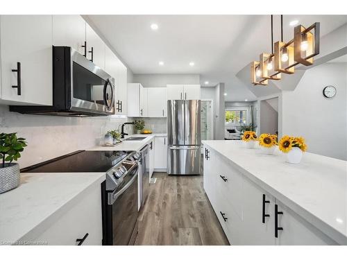 59 Stanley Street, Brantford, ON - Indoor Photo Showing Kitchen With Stainless Steel Kitchen With Upgraded Kitchen