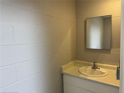 93 Main Street, Highgate, ON - Indoor Photo Showing Bathroom