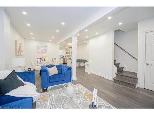 483 Cannon Street E, Hamilton, ON - Indoor Photo Showing Living Room