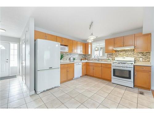 587 Langlaw Drive, Cambridge, ON - Indoor Photo Showing Kitchen With Double Sink