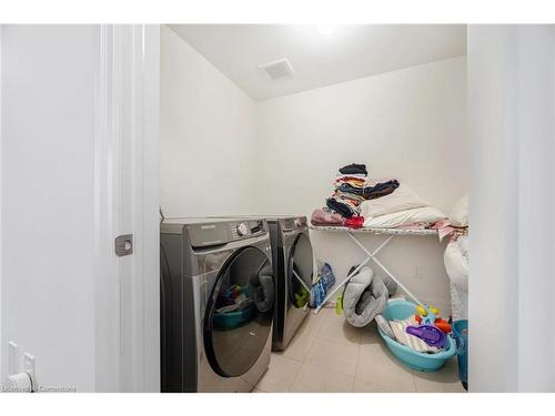 64 Macklin Street, Brantford, ON - Indoor Photo Showing Laundry Room