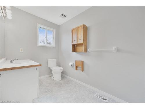 259 Charles Street W, Ingersoll, ON - Indoor Photo Showing Bathroom