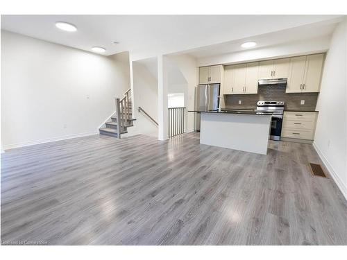 83-10 Birmingham Drive, Cambridge, ON - Indoor Photo Showing Kitchen