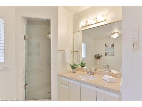 4061 Rolling Valley Drive, Mississauga, ON - Indoor Photo Showing Bathroom