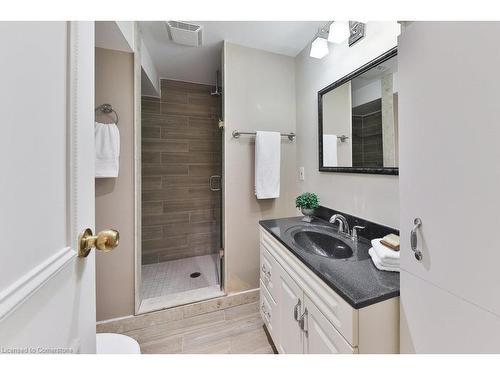 4061 Rolling Valley Drive, Mississauga, ON - Indoor Photo Showing Bathroom