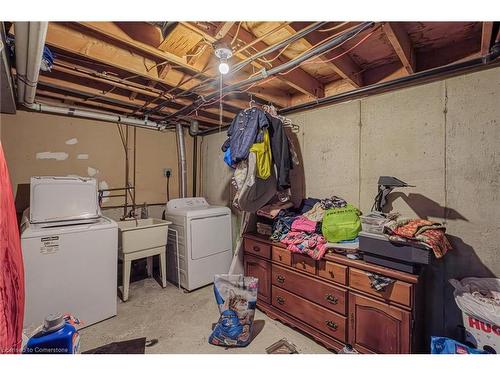 82 Four Seasons Drive, Brantford, ON - Indoor Photo Showing Laundry Room