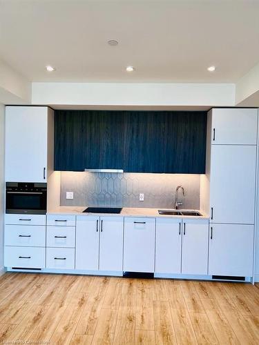 1107-741 King Street West, Kitchener, ON - Indoor Photo Showing Kitchen With Double Sink