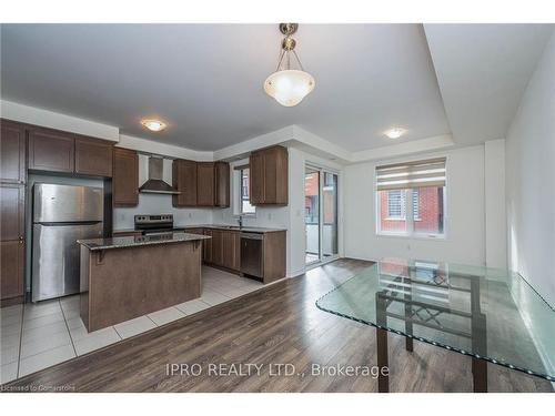 278 Lagerfeld Drive, Brampton, ON - Indoor Photo Showing Kitchen