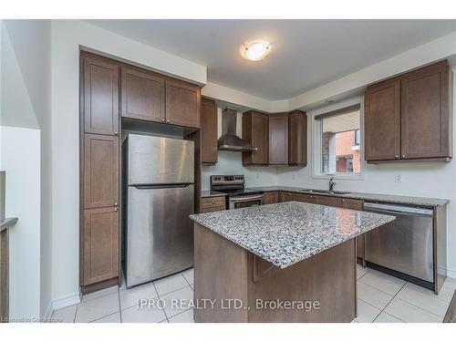 278 Lagerfeld Drive, Brampton, ON - Indoor Photo Showing Kitchen