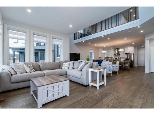 12 Navigator Rd Road, Penetanguishene, ON - Indoor Photo Showing Living Room