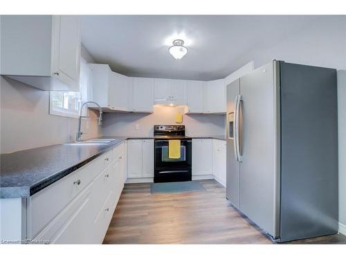 56-720 Deveron Crescent, London, ON - Indoor Photo Showing Kitchen