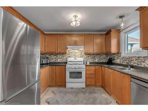 1059 Greenwood Park Drive, Kingston, ON - Indoor Photo Showing Kitchen With Double Sink