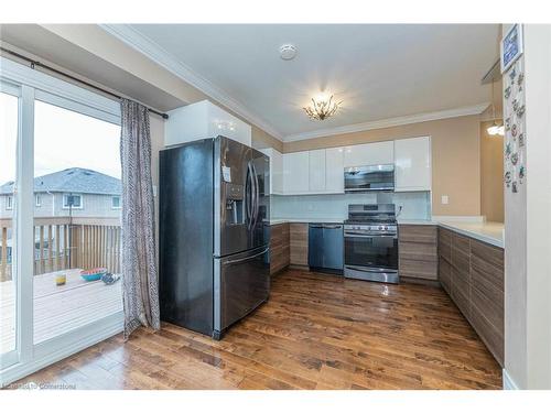 5256 Floral Hill Crescent, Mississauga, ON - Indoor Photo Showing Kitchen