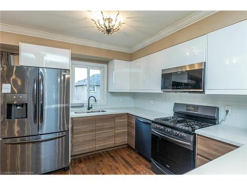 5256 Floral Hill Crescent, Mississauga, ON - Indoor Photo Showing Kitchen With Double Sink