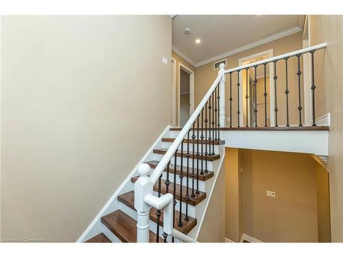 5256 Floral Hill Crescent, Mississauga, ON - Indoor Photo Showing Other Room