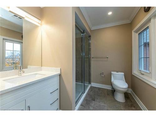 5256 Floral Hill Crescent, Mississauga, ON - Indoor Photo Showing Bathroom