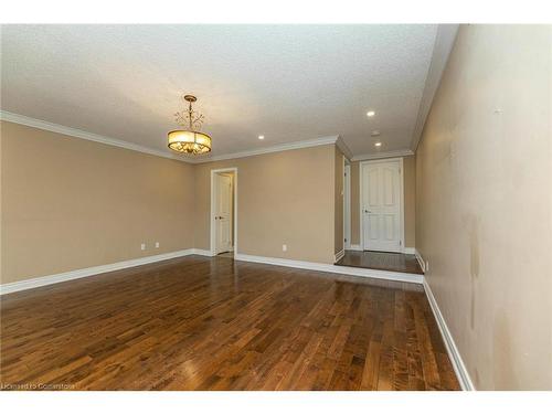 5256 Floral Hill Crescent, Mississauga, ON - Indoor Photo Showing Other Room