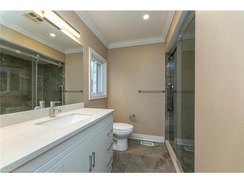 5256 Floral Hill Crescent, Mississauga, ON - Indoor Photo Showing Bathroom