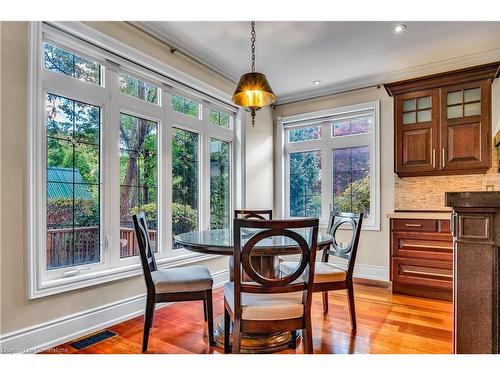 230 Winterborne Gate, Mississauga, ON - Indoor Photo Showing Dining Room