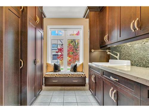 230 Winterborne Gate, Mississauga, ON - Indoor Photo Showing Kitchen