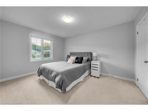 6540 St Michael Avenue, Niagara Falls, ON - Indoor Photo Showing Bedroom