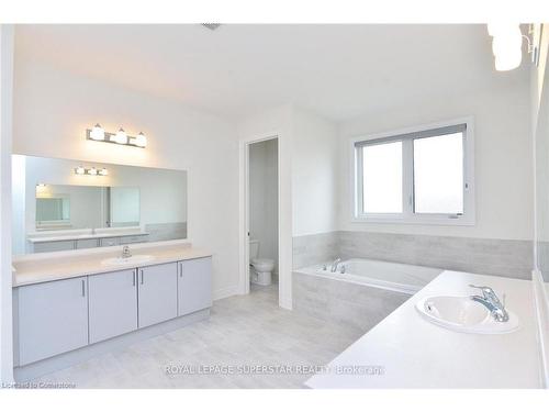 102 Rugman Crescent, Springwater, ON - Indoor Photo Showing Bathroom