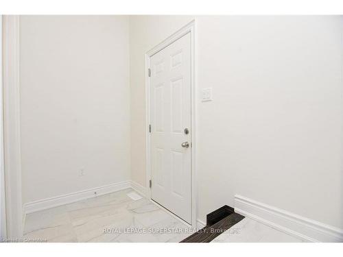 102 Rugman Crescent, Springwater, ON - Indoor Photo Showing Other Room