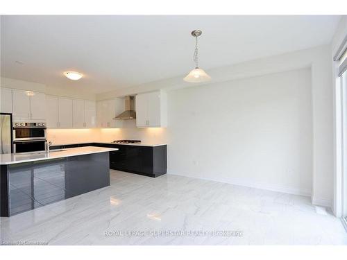 102 Rugman Crescent, Springwater, ON - Indoor Photo Showing Kitchen