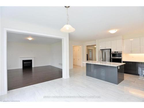 102 Rugman Crescent, Springwater, ON - Indoor Photo Showing Kitchen