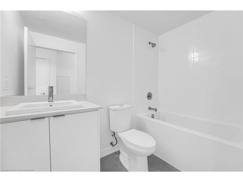 502-55 Duke Street W, Kitchener, ON - Indoor Photo Showing Bathroom