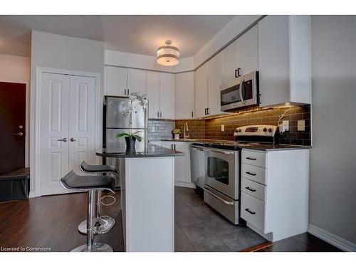 1908-225 Webb Drive, Mississauga, ON - Indoor Photo Showing Kitchen With Stainless Steel Kitchen With Upgraded Kitchen