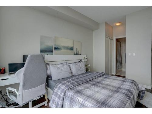 1908-225 Webb Drive, Mississauga, ON - Indoor Photo Showing Bedroom