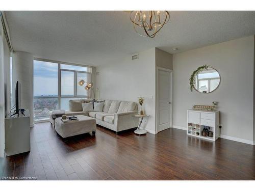 1908-225 Webb Drive, Mississauga, ON - Indoor Photo Showing Living Room