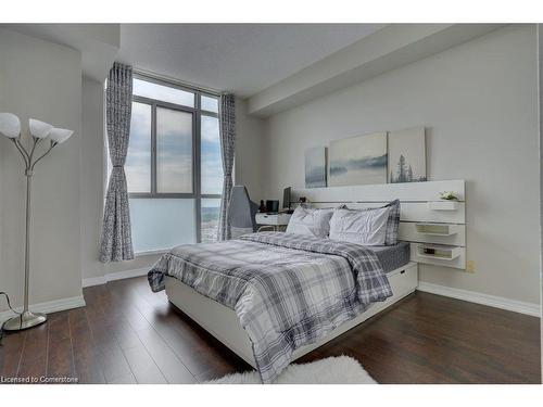 1908-225 Webb Drive, Mississauga, ON - Indoor Photo Showing Bedroom