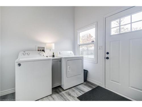 631 Queensdale Avenue E, Hamilton, ON - Indoor Photo Showing Laundry Room