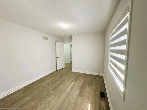 40 Sparkle Drive, Thorold, ON - Indoor Photo Showing Other Room