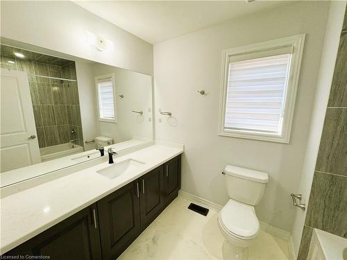 40 Sparkle Drive, Thorold, ON - Indoor Photo Showing Bathroom