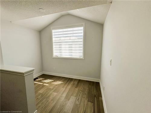 40 Sparkle Drive, Thorold, ON - Indoor Photo Showing Other Room