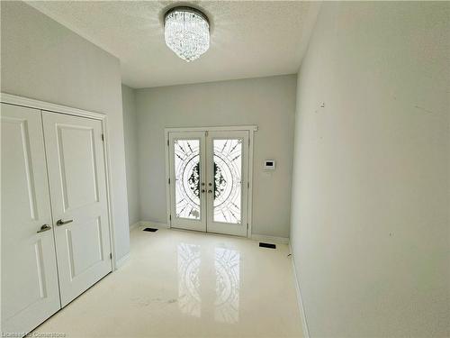 40 Sparkle Drive, Thorold, ON - Indoor Photo Showing Other Room