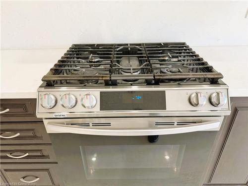 40 Sparkle Drive, Thorold, ON - Indoor Photo Showing Kitchen